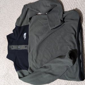 Worn The North Face boy snap button fleece pullover